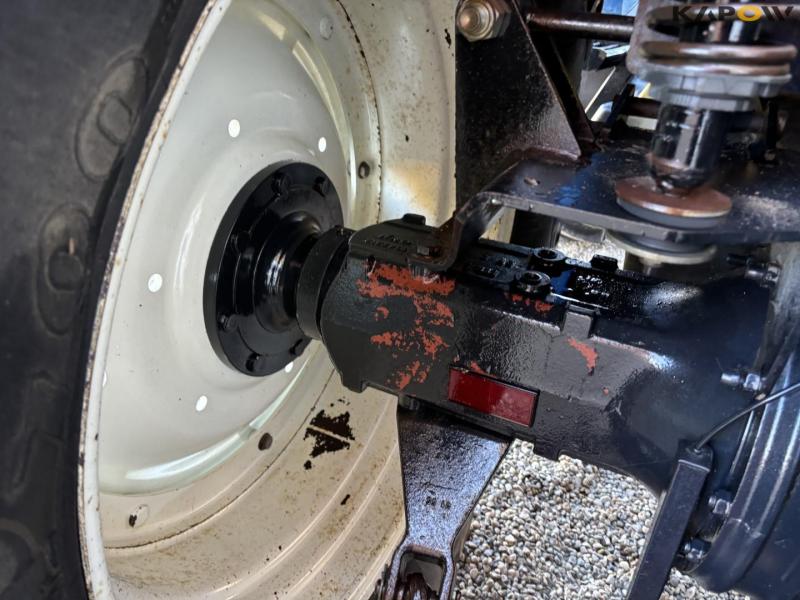 New Holland TM155 tractor 33