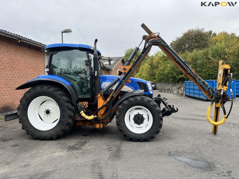 New Holland TS135A tractor with Epoke arm mower 4