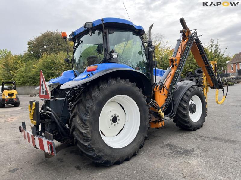 New Holland TS135A tractor with Epoke arm mower 5