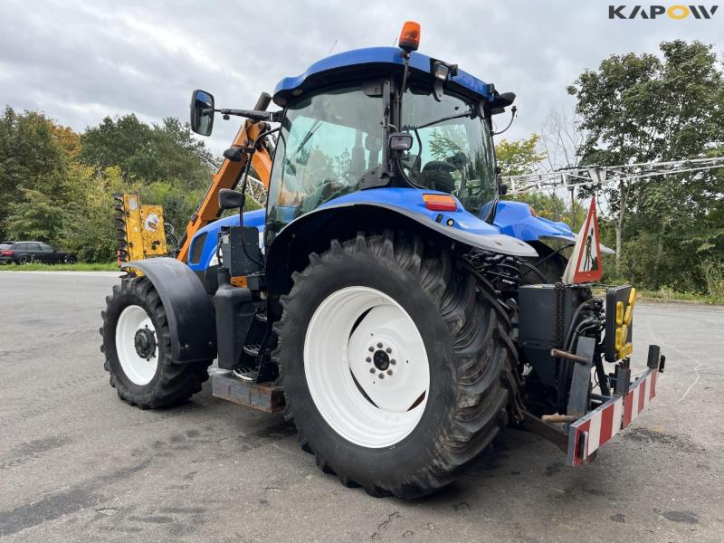 New Holland TS135A tractor with Epoke arm mower 7
