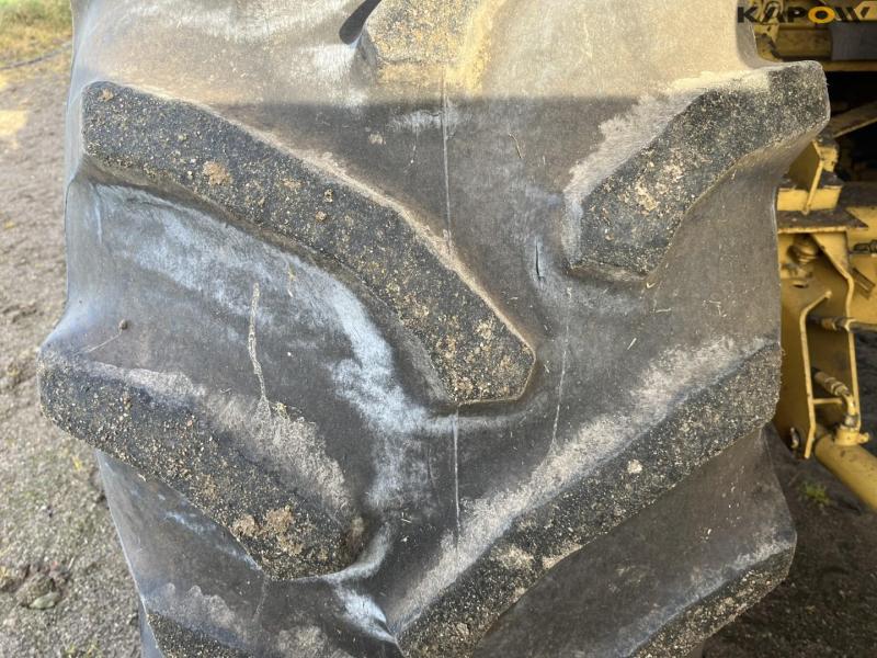 New Holland TX32 with 15 foot header 26