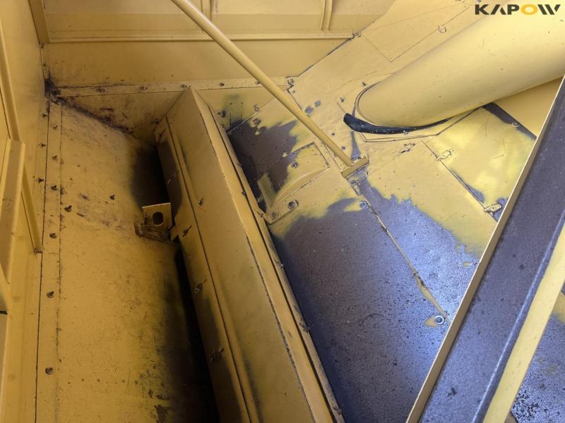 New Holland TX32 with 15 foot header 51