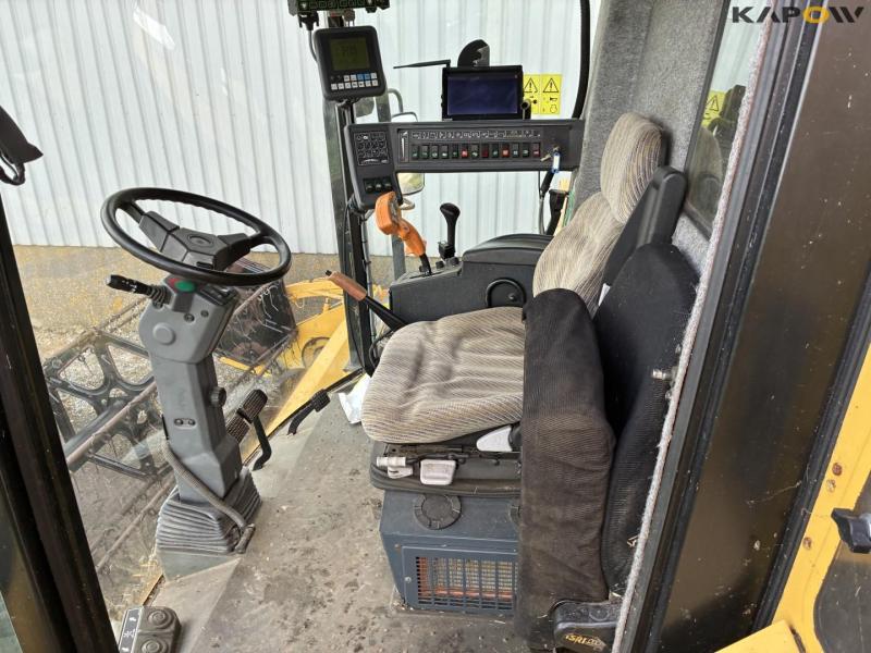 New Holland TX68 plus combine harvester 10