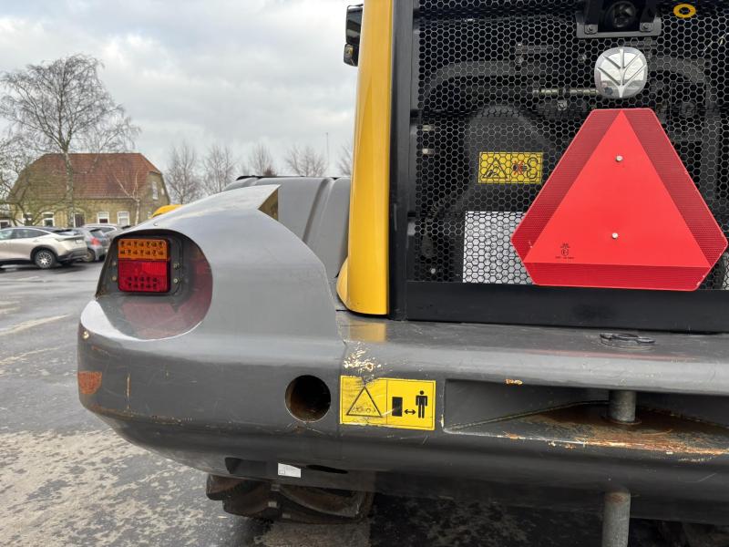 New Holland W170D wheel loader 43
