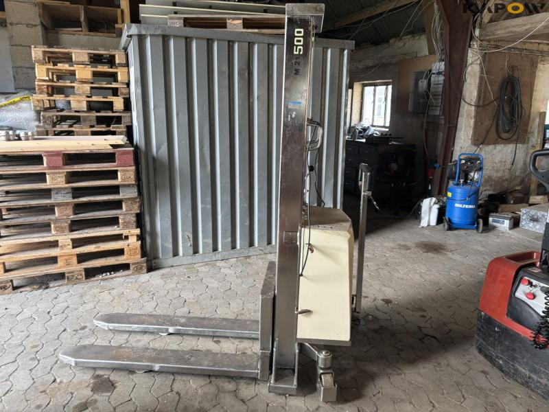 NH SB 500 stainless pallet truck 5