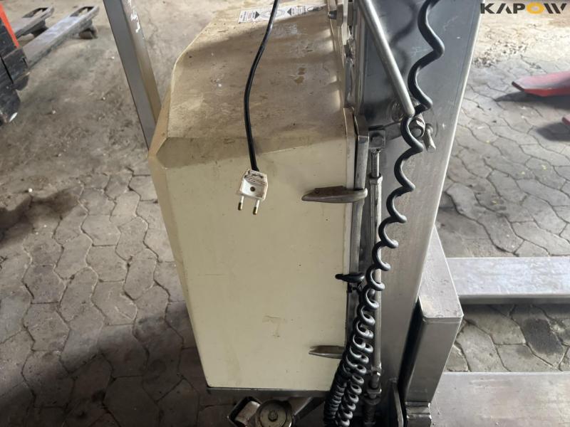 NH SB 500 stainless pallet truck 14