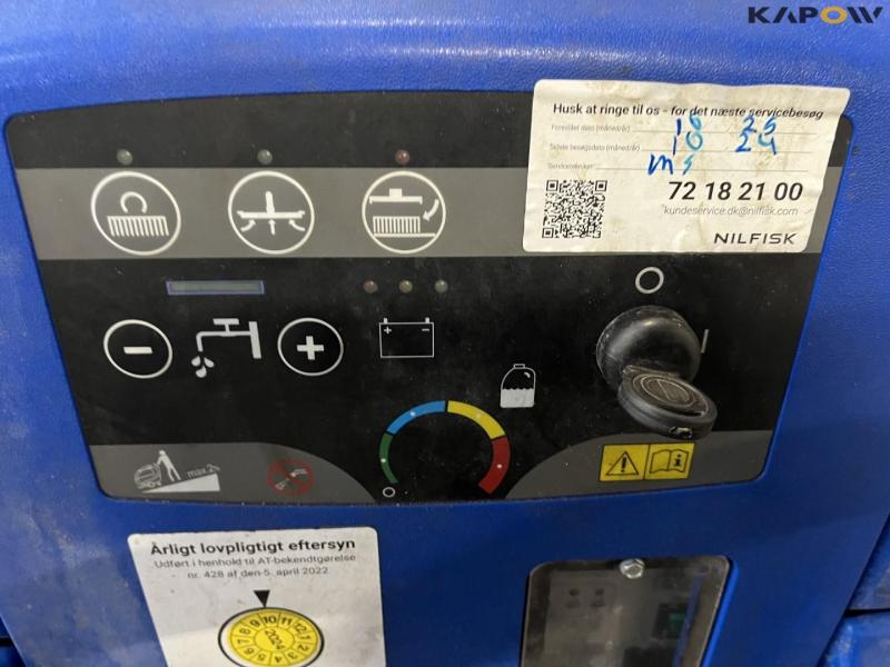 Nilfisk 553BL floor scrubber 14