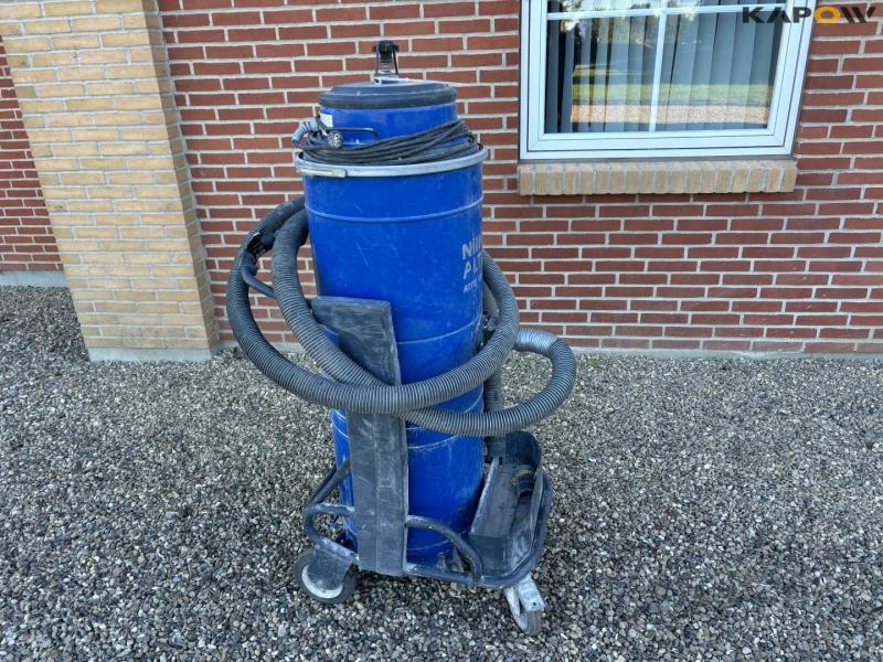 Nilfisk AATIX 125 Wet/Dry Vacuum Cleaner 2