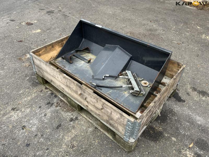 Nilfisk front shovel 1