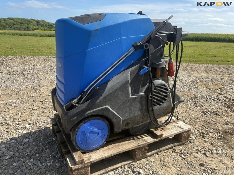 Nilfisk MH 7P hot water cleaner 1