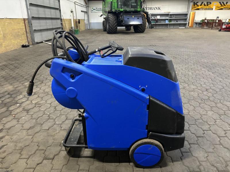 Nilfisk MH 8P hot water cleaner 4