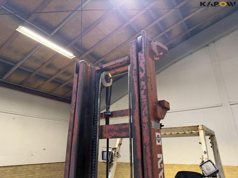 Nissan EH02 A 20U diesel truck 13