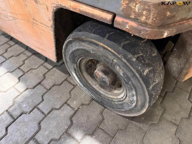 Nissan EH02 A 20U diesel truck 34