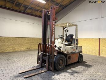 Nissan EH02 A 20U diesel truck