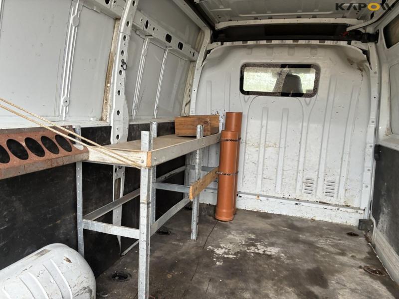 Nissan NV400 van 28