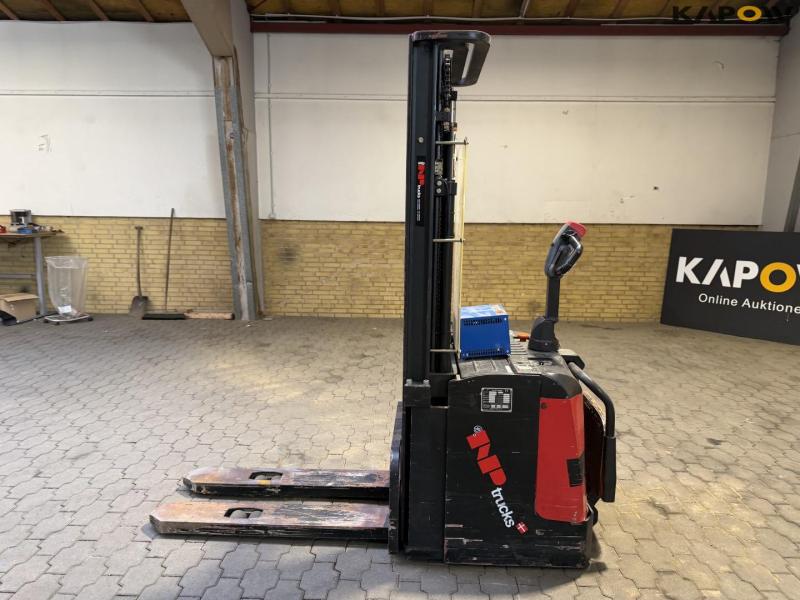 NP CDD16-ES electric stacker 8