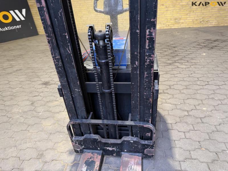 NP CDD16-ES electric stacker 10