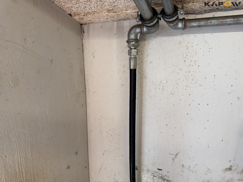 Oil system with 2 pumps and 2 guns 16