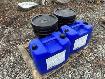 Vultrex grease and Titan Utto WB... 