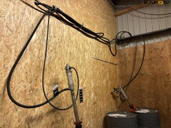 Oil dispensers and pumps