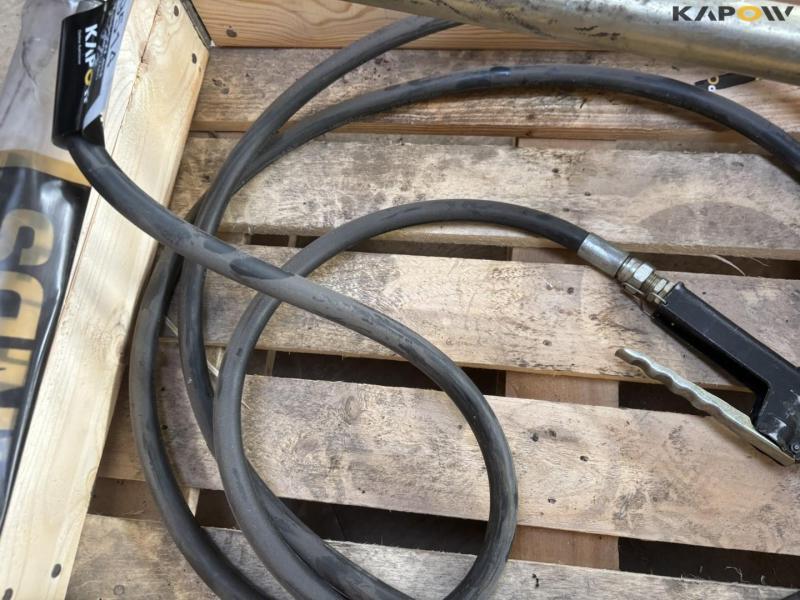 Oil pump and diesel gun 18