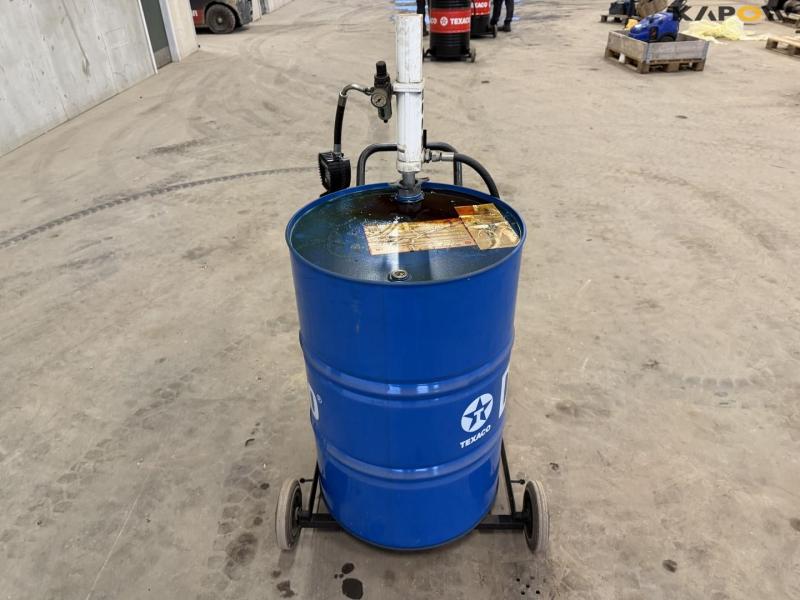 Oil pump and trolley 2