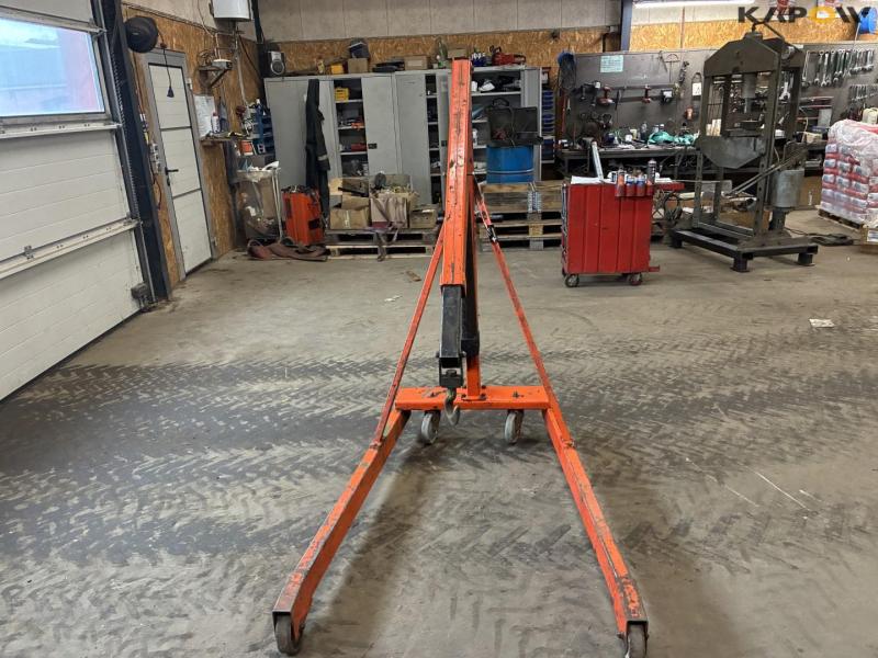 OMCN 1000kg workshop crane 2