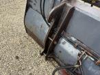 Surface bucket with Volvo hitch 11