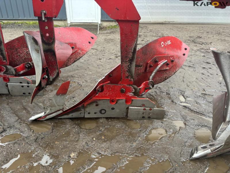 Ovlac 6 furrow plough 31