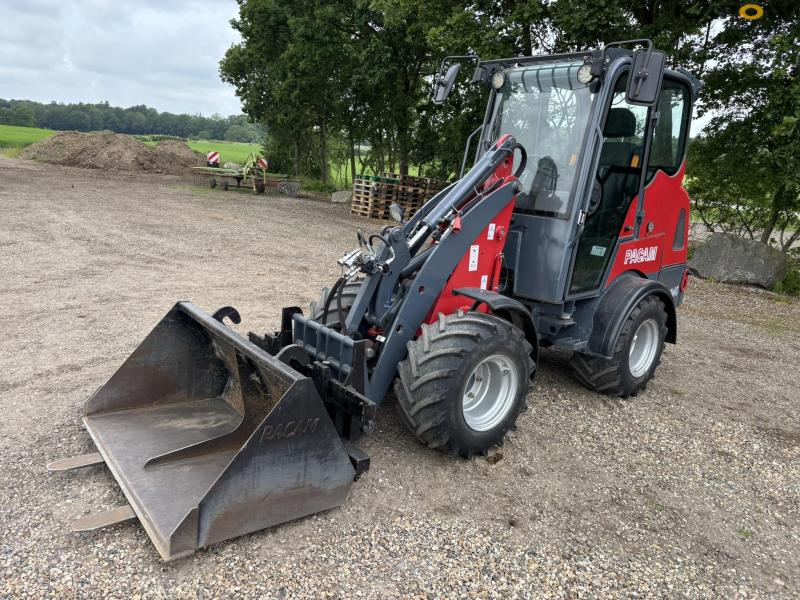 PACAM 3040 skid steer loader with cabin 1