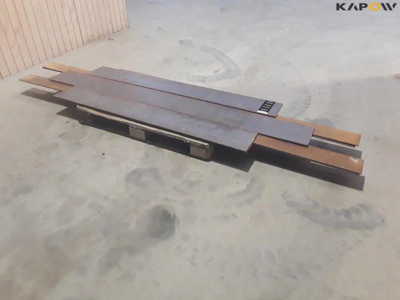 Pallet with iron 4
