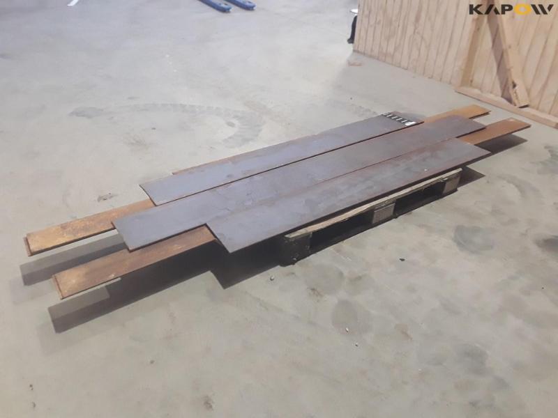Pallet with iron 5