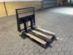 Pallet forks with Bobcat hitch 2