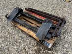 Pallet forks with euro hitch 1