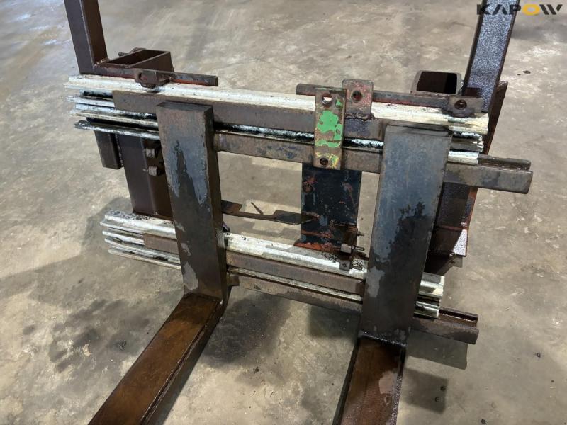 Pallet forks with Euro hitch 12