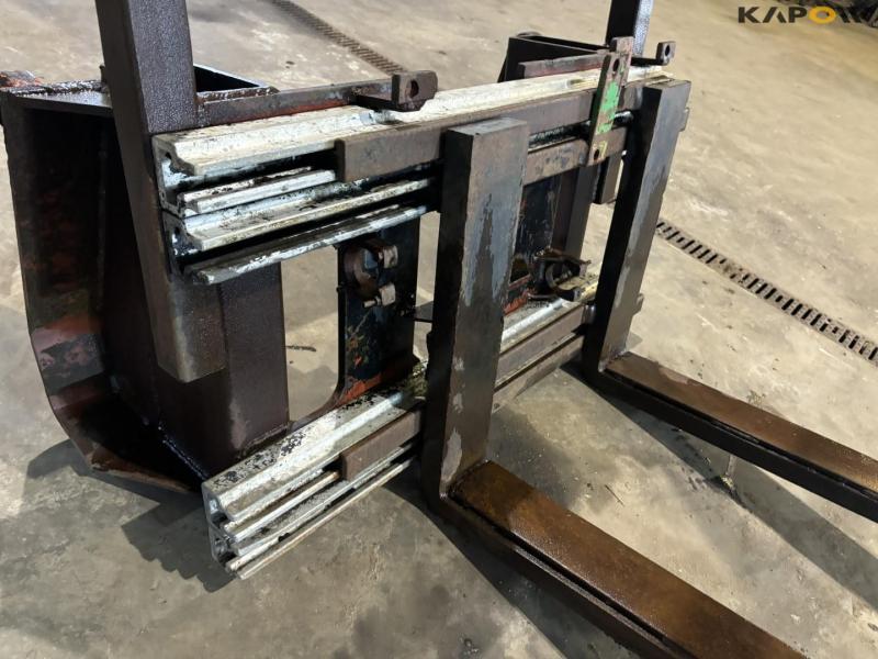 Pallet forks with Euro hitch 13