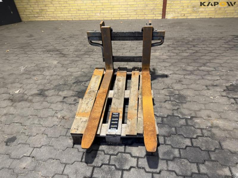 Pallet forks with giant hitch 2