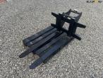 Pallet forks with Hydrema hitch 1