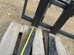 Pallet forks with Hydrema hitch 12