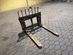 Pallet forks with Manitou hitch 3