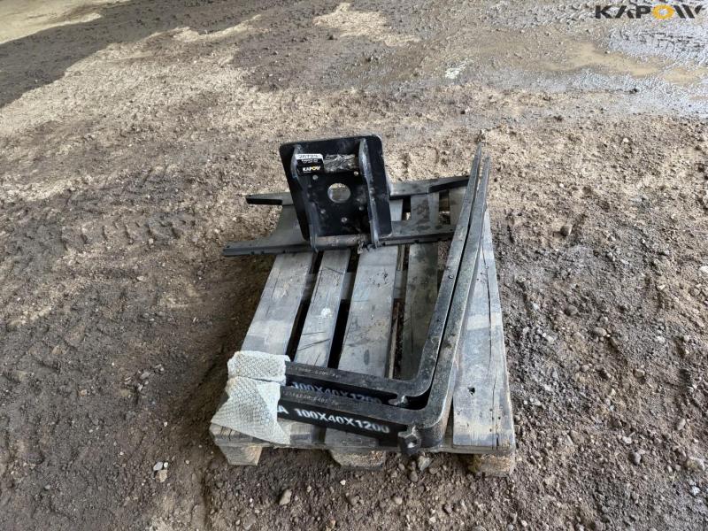 Pallet forks with S40 hitch 4