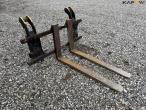 Pallet forks with Terex hitch 3