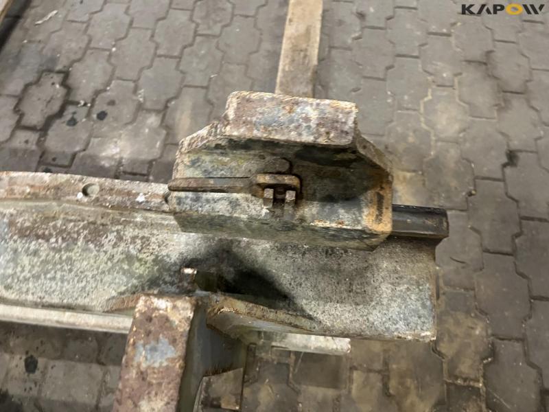 Pallet forks with Volvo hitch 11