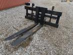 Pallet forks with Volvo hitch 1