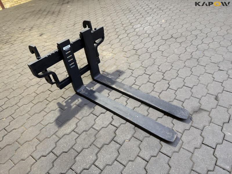 Pallet forks with Weidermann hitch 3