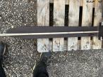 Pallet forks on heavy-duty frame 5