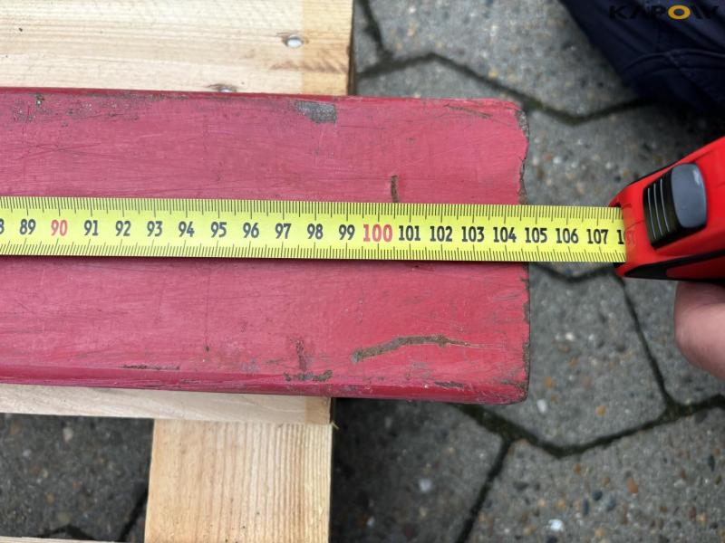 Pallet forks for 3-point lift 10