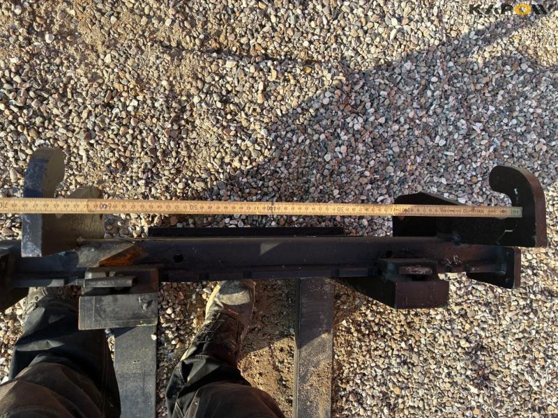 Quick-change pallet forks 8
