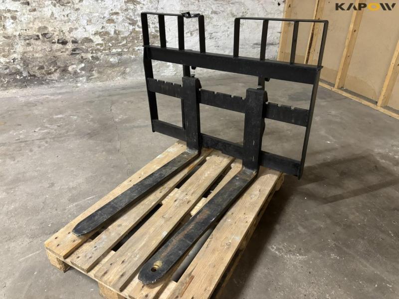 Pallet forks for mini loader 1