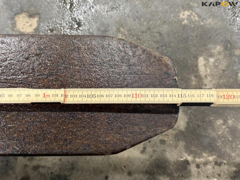 Pallet forks with Volvo hitch 12